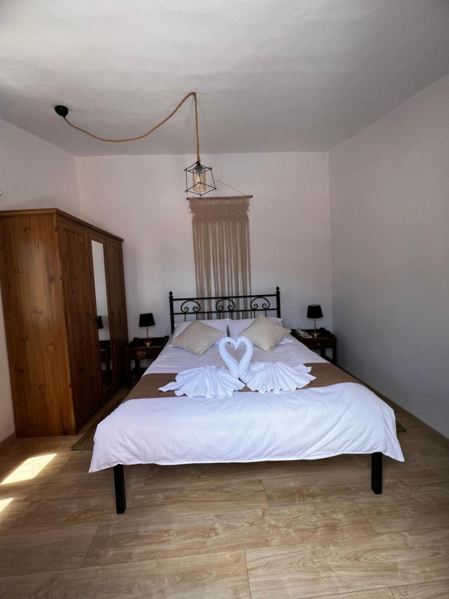 Taxiarchis Aparthotel Đảo Sými Ngoại thất bức ảnh